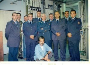 Sa Radnom Ekipom Koja Je, Nakon Bombardovanja Od Strane NATO, Izgradila Novi Stacionarni CENTAR VEZE Komande RV I PVO U Zemunu 2001.god